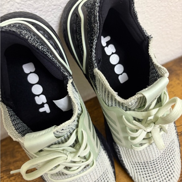 NWOB Adidas UltraBoost 19 'Linen Green' Mens 9.5/Women’s 10.5 F34075 - Picture 11 of 11
